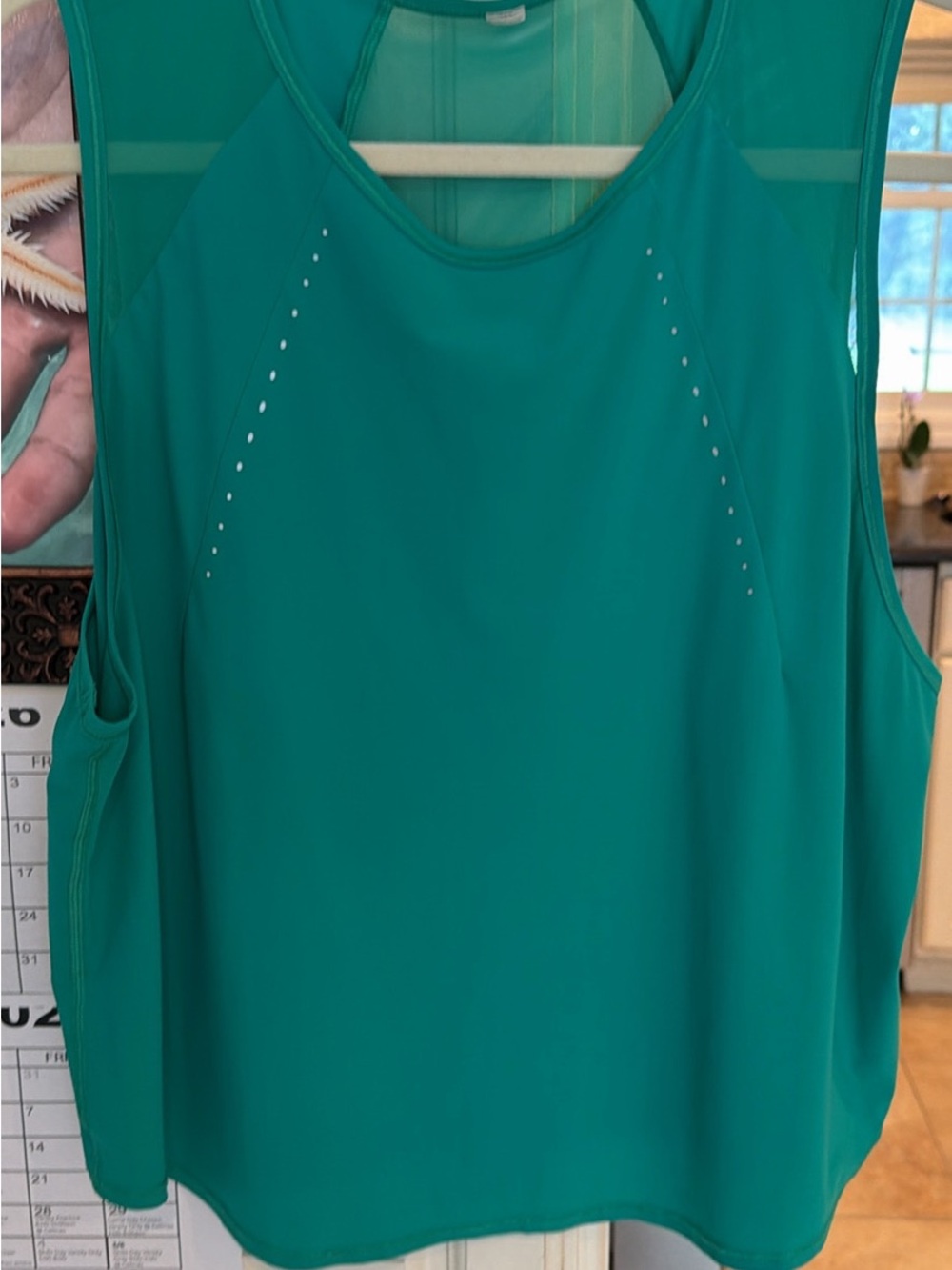 Lululemon Emerald Breathable Activewear/Tank